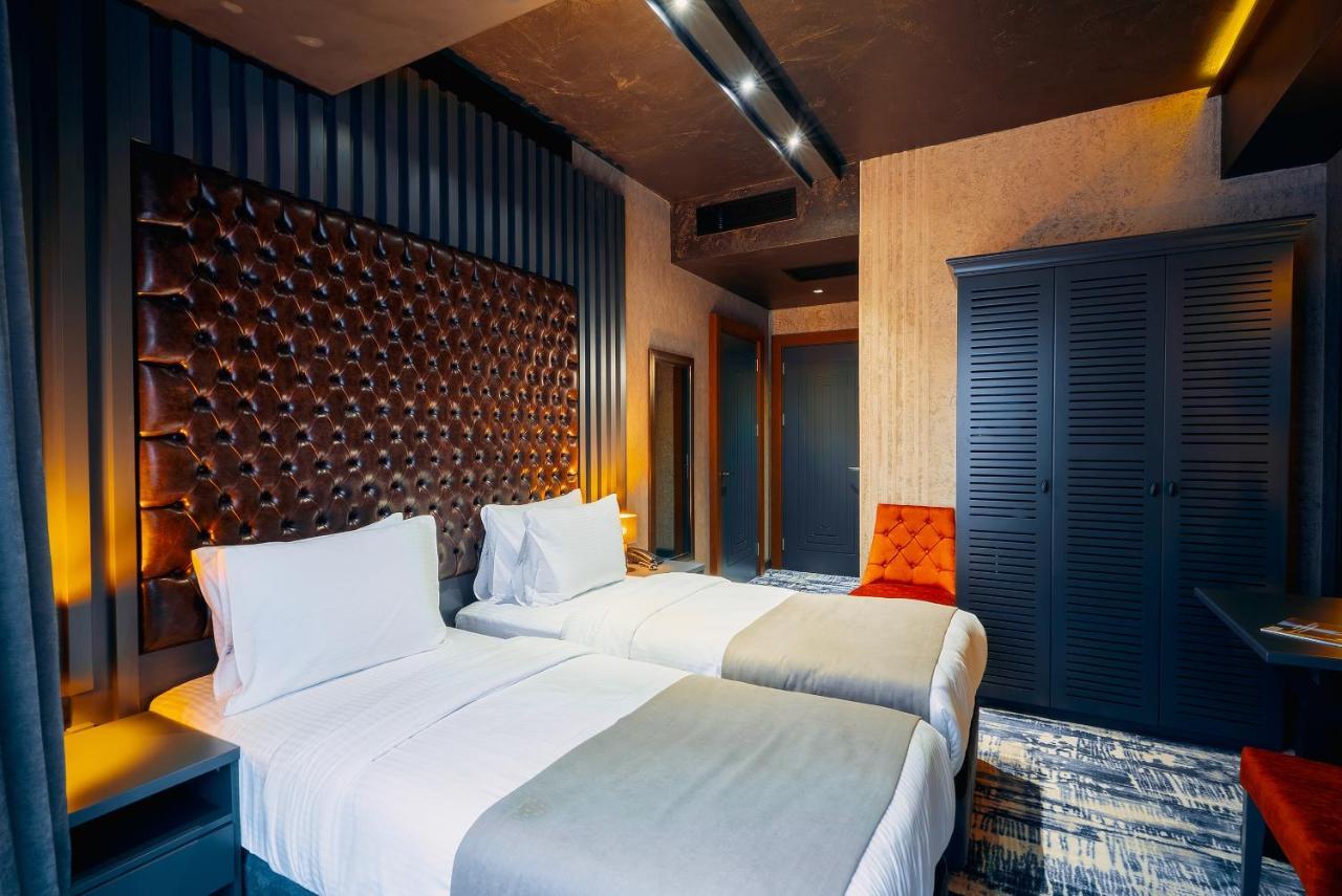 Tapis Rouge Design Boutique Hotel Batumi Kültér fotó A room at the hotel