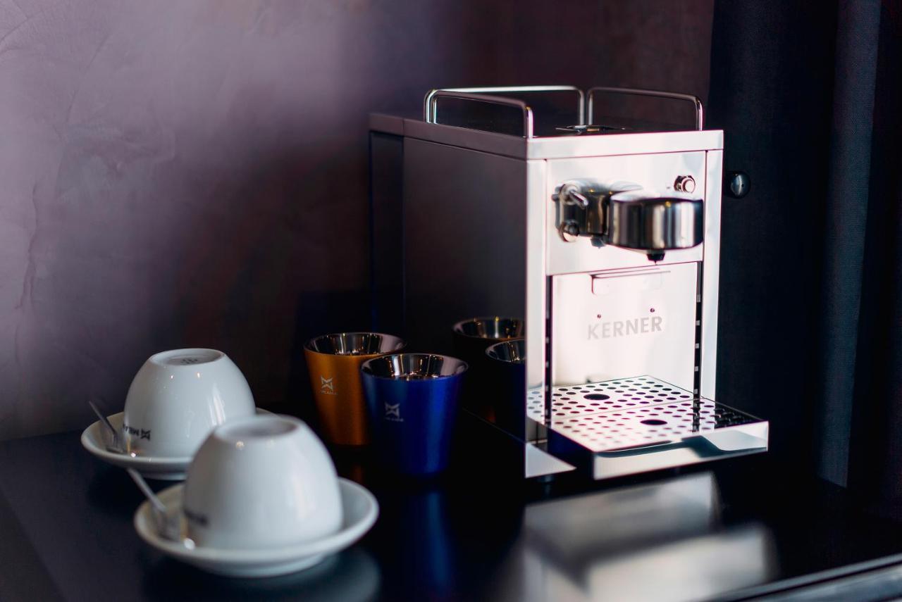 Tapis Rouge Design Boutique Hotel Batumi Kültér fotó A coffee machine