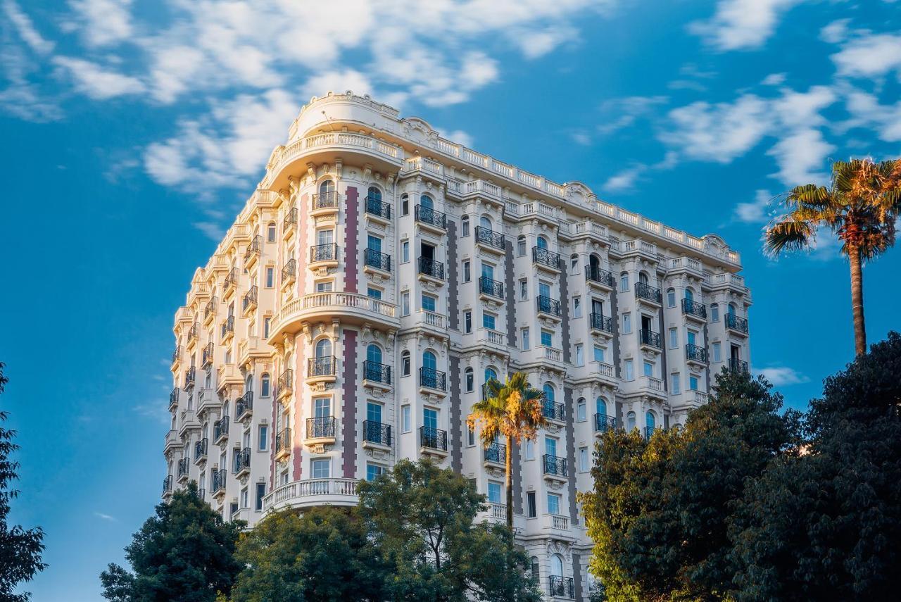 Tapis Rouge Design Boutique Hotel Batumi Kültér fotó The Beverly Hills Hotel