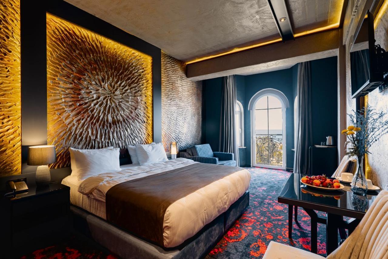 Tapis Rouge Design Boutique Hotel Batumi Kültér fotó Deluxe Room