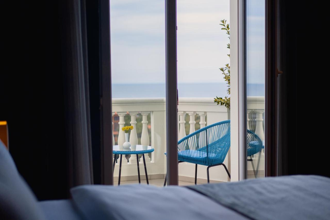 Tapis Rouge Design Boutique Hotel Batumi Kültér fotó A room at the hotel