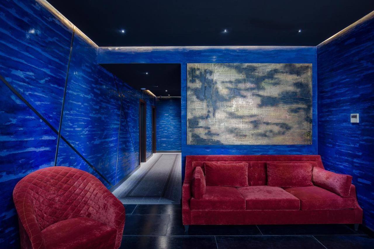 Tapis Rouge Design Boutique Hotel Batumi Kültér fotó The Blue Room