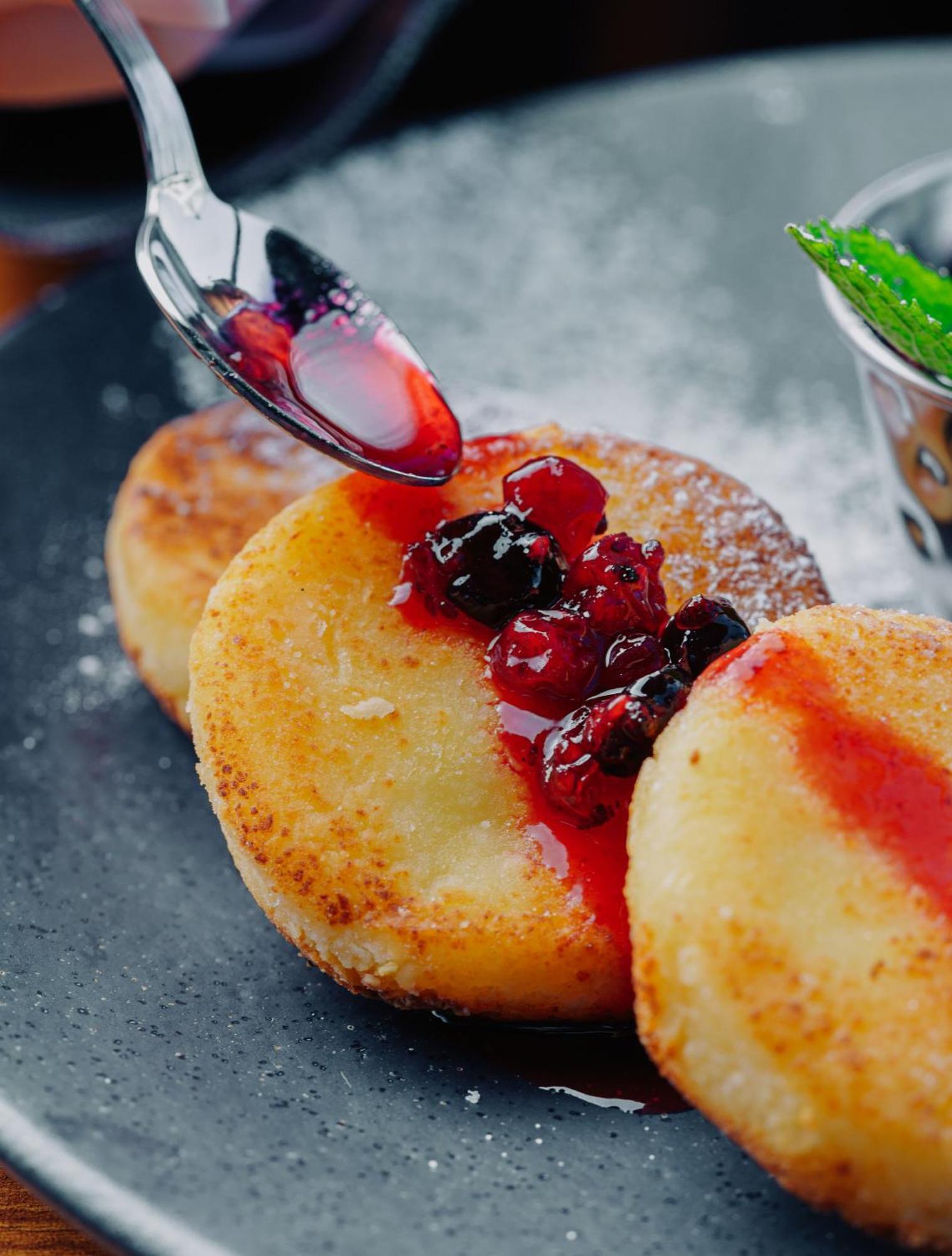 Tapis Rouge Design Boutique Hotel Batumi Kültér fotó Poffertjes with jam