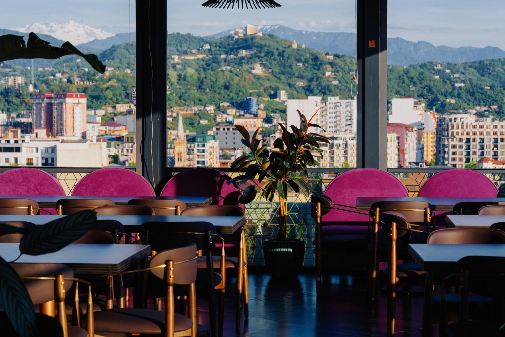Tapis Rouge Design Boutique Hotel Batumi Kültér fotó Skyline Bar